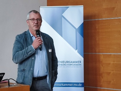 Prof. Dieter Glaner von der HS Wismar