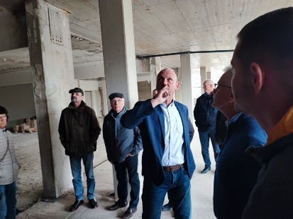 Statiker André Waldmann führte durch die Baustelle