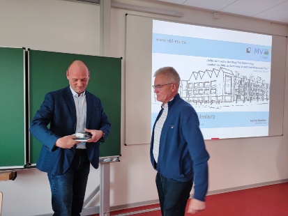Regionalgruppensprecher Klaus-Peter Max Strasen dankte