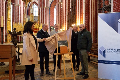 Enthüllung der Plakette_