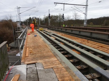 Hilfsbrückeneinbau EÜ Strelitzer Straße Neustrelitz