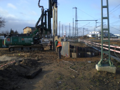 Überführung der B 108 über die Bahnstrecke 6325 in Waren (Müritz)