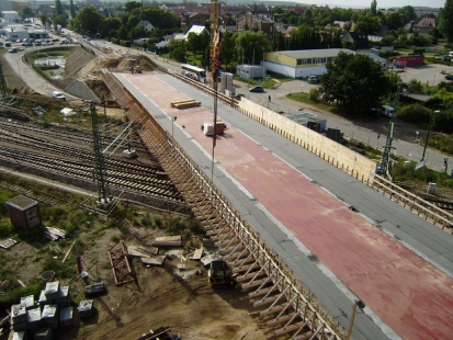 Überführung der B 108 über die Bahnstrecke 6325 in Waren (Müritz)